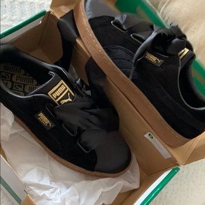 Puma basket hearts satin all black